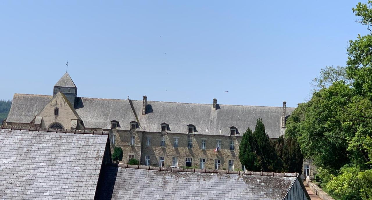 La Maison Des Legendes Paimpont Exterior photo